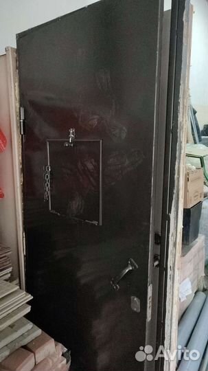 Металлическая дверь бу