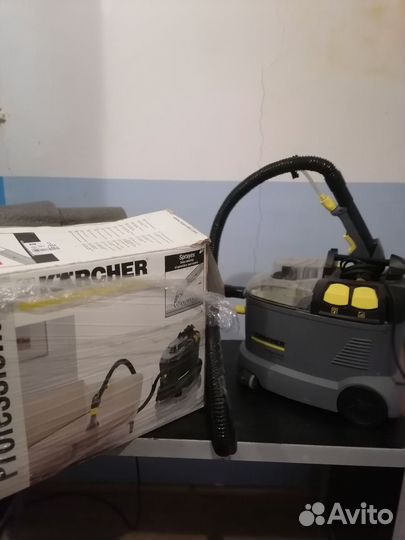 Моющий пылесос Karcher puzzi 8 1