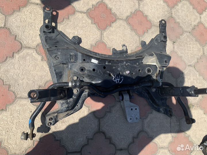 Подрамник передний Toyota C-HR