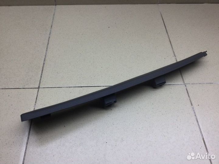 Накладка декоративная правая правая Volkswagen