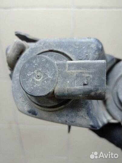 Фара противотуманная левая Volkswagen Polo