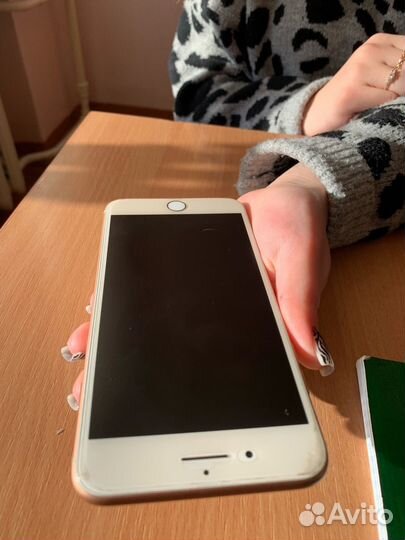 iPhone 8 Plus, 64 ГБ