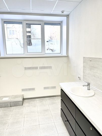 Сдаётся кабинеты в салоне красоты,для маникюра -пе