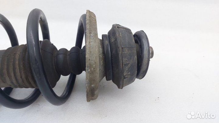 Амортизатор подвески передний Renault Duster HS