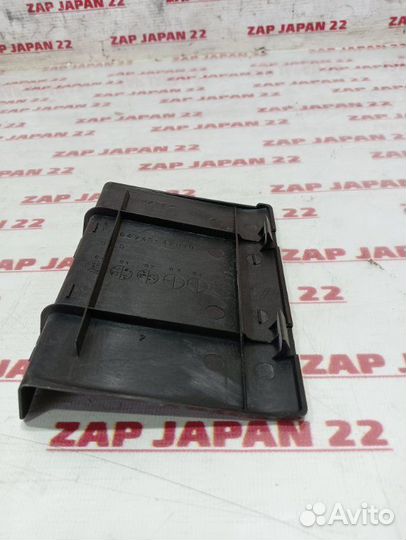 Заглушка кармана обшивки багажника задняя Toyota