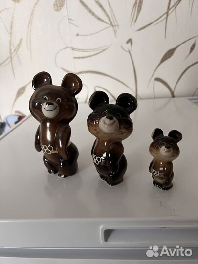 Семья олимпийских медведей