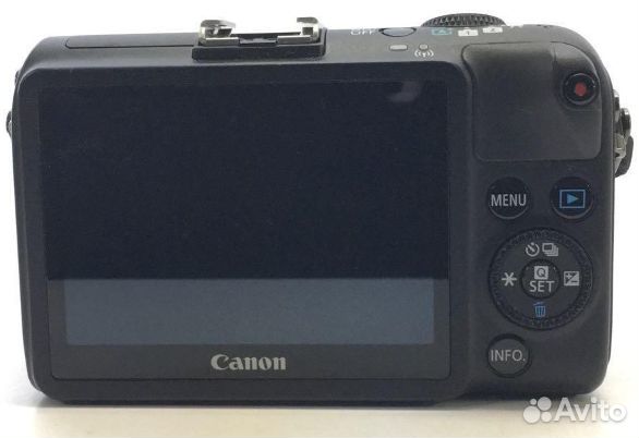 Canon eos M2