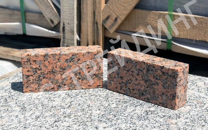 Брусчатка гранитная G562 Мапл Ред