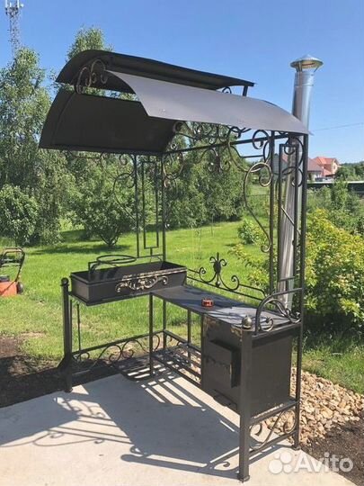 Кованый мангал с крышей