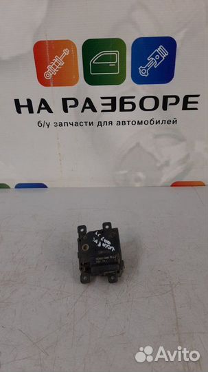 Сервопривод заслонки отопителя Toyota Land Cruiser