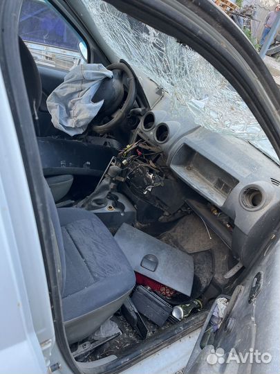 Renault logan в разборе