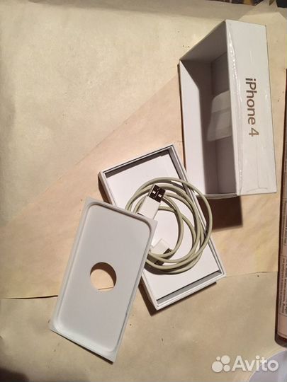 Коробки от iPhone 4 и 5