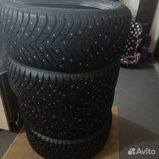 Nokian Tyres Hakkapeliitta 8 255/50 R20