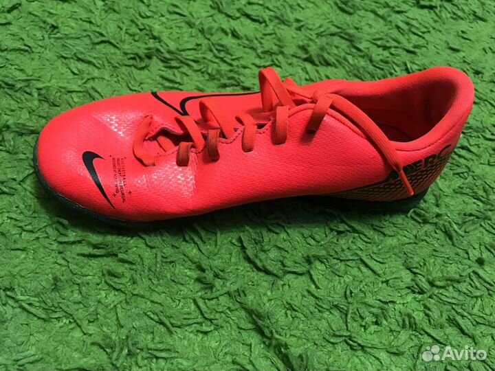 Футбольные бутсы nike 38 размер