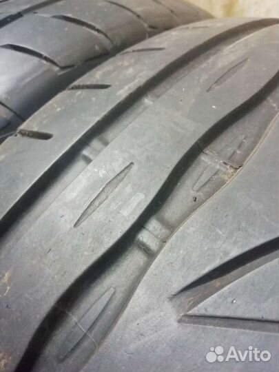 Bridgestone Potenza RE002 Adrenalin 235/45 R17