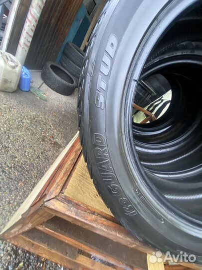 Yokohama IceGuard Stud IG65 235/55 R19