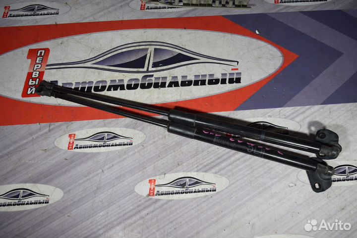 Амортизатор задней двери c Toyota Prius ZVW30 2ZR