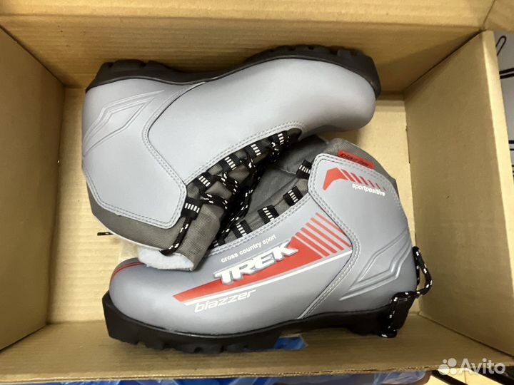 Беговые лыжи комплект