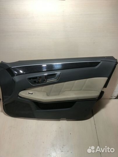 Обшивка двери передней левой Mercedes Benz W212