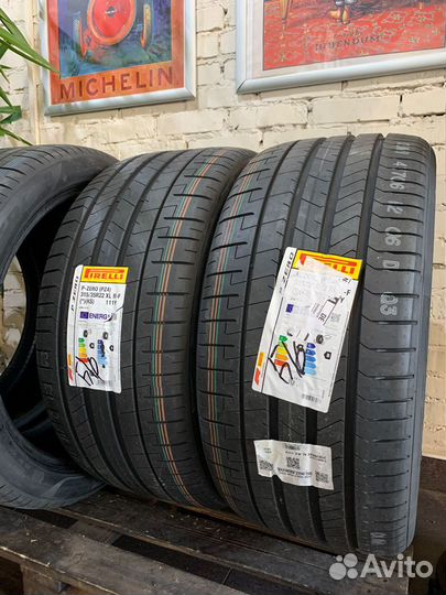 Pirelli P Zero Luxury Saloon 275/40 R22 и 315/35 R22 107Y