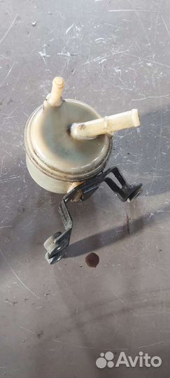 Бачок гидроусилителя на Nissan Skyline v35