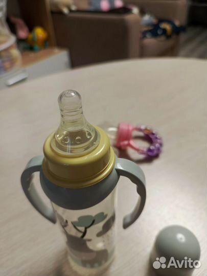 Нимблер и бутылочка с ручками