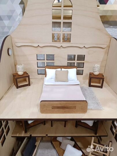 Домик кукольный деревянный