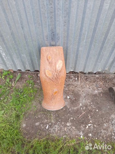 Ваза пласмасывая зделана под дерева