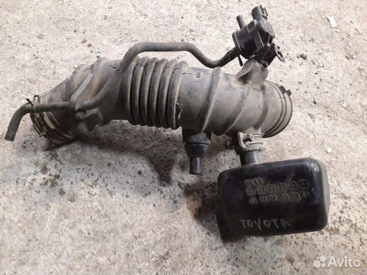 Патрубок воздушного фильтра Toyota Rav 4