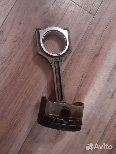 Поршень с шатуном Hyundai Kia 2.4 двигатель