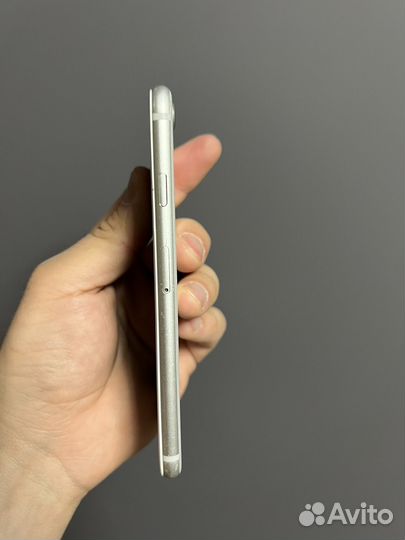 iPhone 8, 64 ГБ