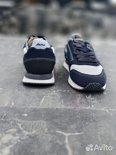 Стильные кроссовки на каждый день