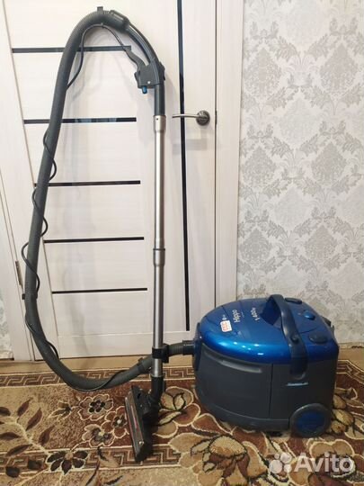 Моющий пылесос LG Hippo