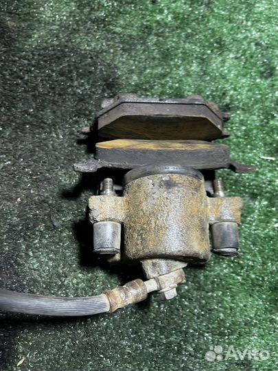 Суппорт задний правый Volkswagen Caddy 3 1.9