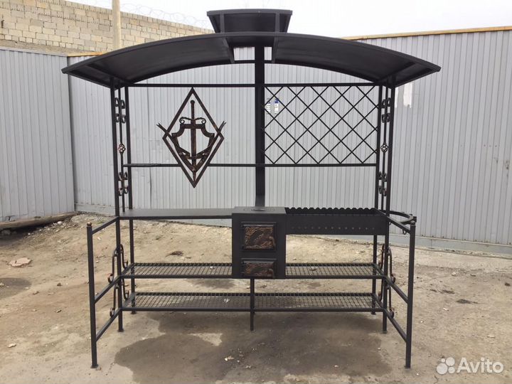 Мангал с крышей с печкой логотипом арт.0184