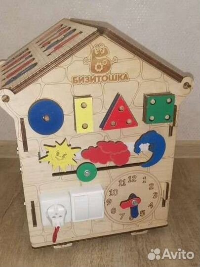 Бизиборд домик