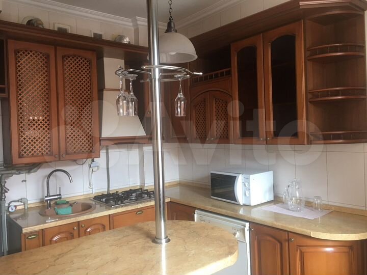 Комната 35 м² в 1-к., 1/2 эт.