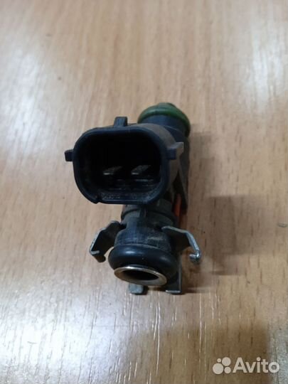 VW Polo (MK5) V Форсунка инжекторная электрическая