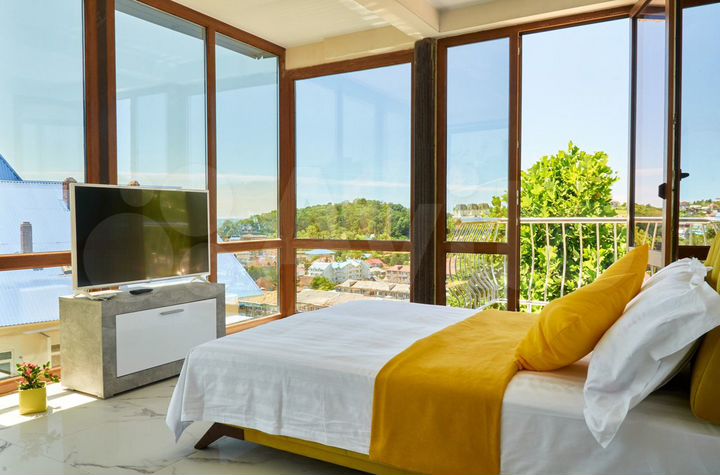 Дом 270 м² на участке 14 сот.