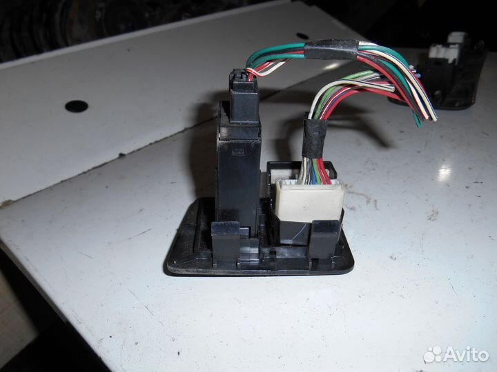 Блок управления зеркалами Pontiac Vibe Вайб