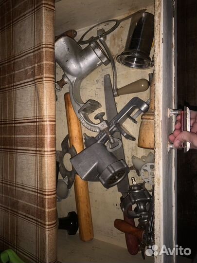 Посуда, кухонная утварь, шкафчики