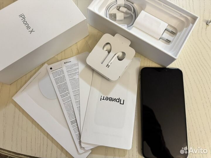 iPhone X, 256 ГБ