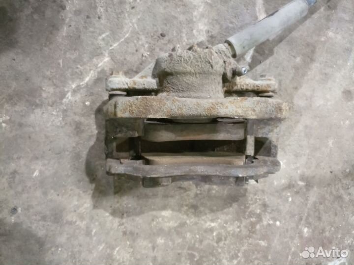 Суппорт передний правый Peugeot 307 Пежо 307