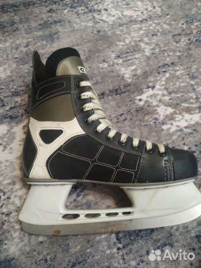 Коньки хоккейные ссм