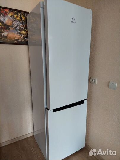 Холодильник Indesit