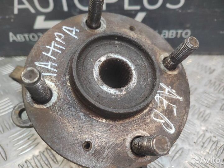 Поворотный кулак левый Hyundai Lantra 2 1.6