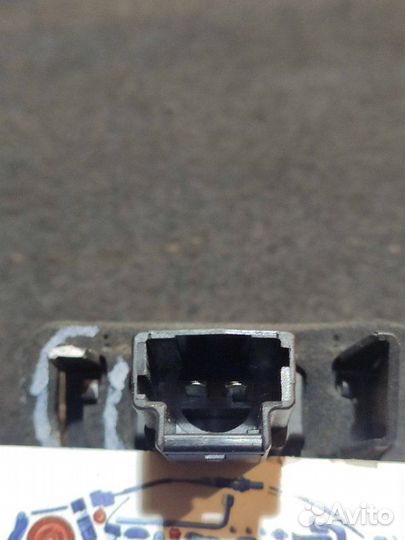 Фонарь подсветки номера Toyota Avensis 3 седан 270