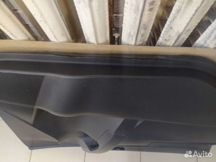 Дверная карта передняя левая Тойота Королла Е 180