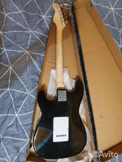 Электрогитара с усилителем Musonic