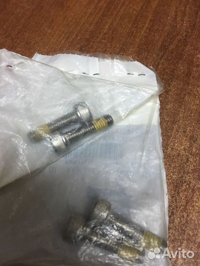 250000526/205583060 болт M8 X 30 для гидроцикла